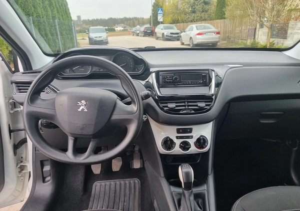 Peugeot 208 cena 33900 przebieg: 28410, rok produkcji 2019 z Złocieniec małe 137